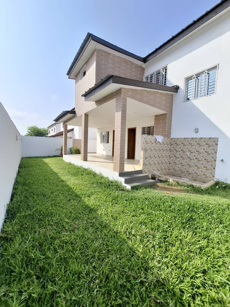 VILLA DUPLEX DE 5 PIÈCES À LOUER