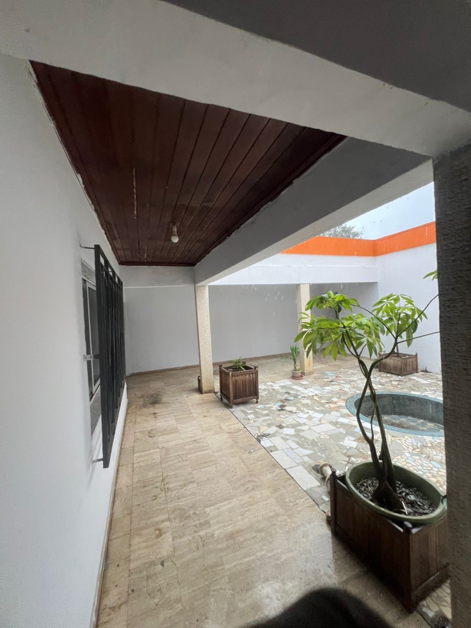 EN VENTE : VILLA 8 PIÈCES CITÉ ALLABRA — vue 2