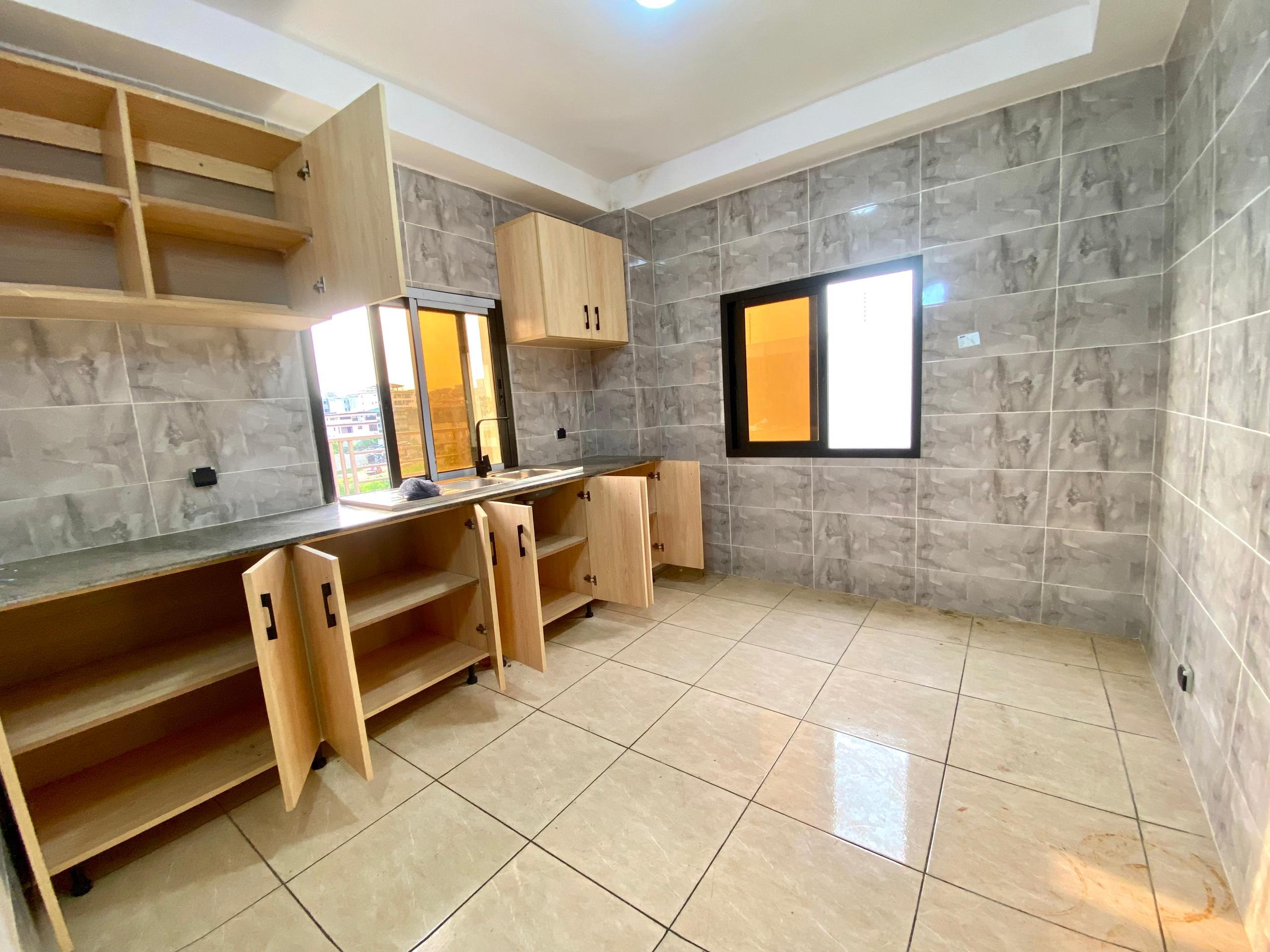 VILLA TRIPLEX EN LOCATION ANGRE — vue 3